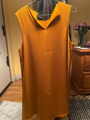 Forever 21 Yellow midi dress with lace in front #yellowdress #mididress Never worn and comes with extra button Size L but fits like a Medium thumbnail 6