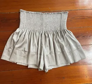 NATURAL LIFE Daisy Flowy Satin Shorts Smocked Silver Gray XS/S 💛🎀 thumbnail 1