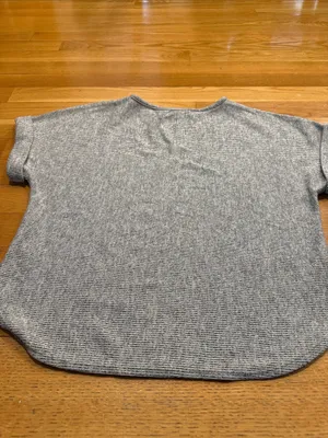 Max studio short sleeve sweater size large. thumbnail 6