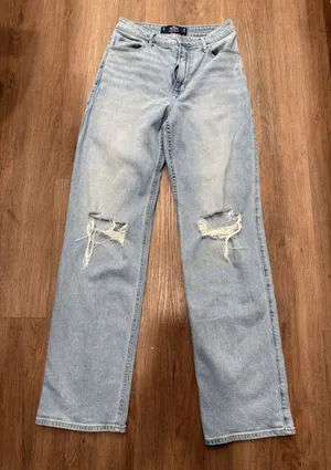 Hollister Ultra High-Rise Dad Jean Light Wash Distressed Blue Denim 7L W28 L33 thumbnail 1