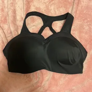 Padded Medium Nike sports bra thumbnail 1