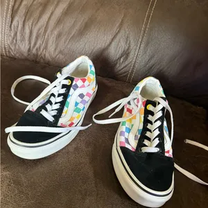 VANS Rainbow Checkerboard Old Skool Sneakers Women’s Size 6 Colorful‎ thumbnail 3