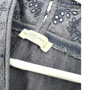 Abercrombie & Fitch M sleeveless chambray eyelet denim top embroidery blouse thumbnail 3