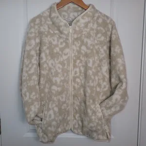 All in Motion Women's Sherpa Cropped Jacket - Beige and white leopard size XXL thumbnail 1