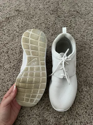 Nike White Sneakers thumbnail 4