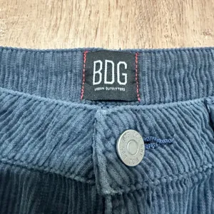 BDG | Urban Outfitters | Navy Blue Corduroy High Waisted Mom‎ Jeans, Size 30 thumbnail 4