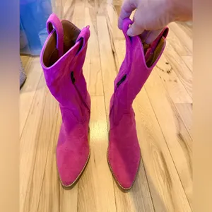 Pink boots! Size 6! Excellent condition! thumbnail 4