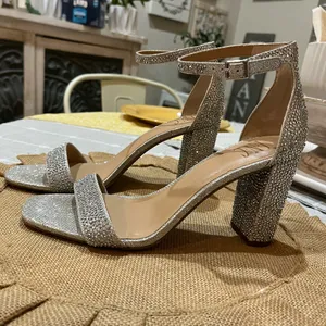 Elegant Silver Rhinestone Women's Heels Sz 8 thumbnail 4
