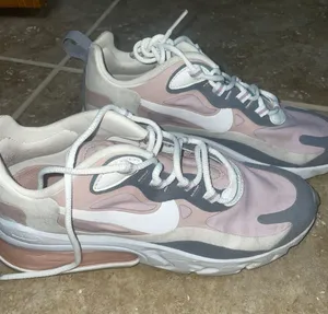 Nike Air Max 270 React thumbnail 1