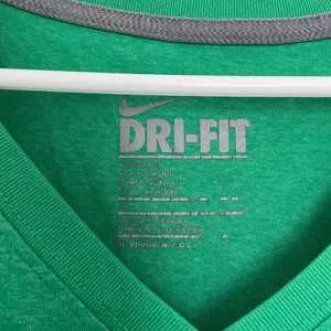 Nike women’s dri-fit active‎ v-neck tshirt — small thumbnail 3