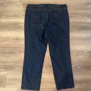Abercrombie Women’s Size 36 Curve Love Dark Wash Straigh Mid Rise Jeans NWOT thumbnail 4