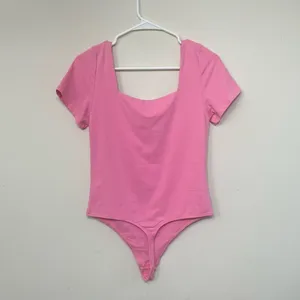 Aritzia Babaton Pink Square Neck Short Sleeve Bodysuit Large Women thumbnail 3