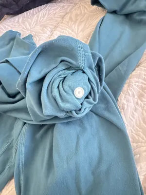 Teal Lululemon Leggings size 6 28’ thumbnail 4