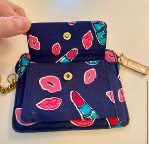 Lilly Pulitzer Adorable Keychain wallet! In great condition! 💕💙 💄 thumbnail 4