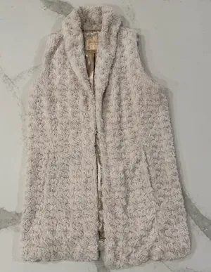 Altar’d State Plush Faux Fur Long Vest Womens Small Cream Cozycore Lined Pockets thumbnail 1