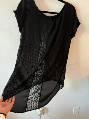 Mossimo Woman's Black Lightweight Top Large thumbnail 2