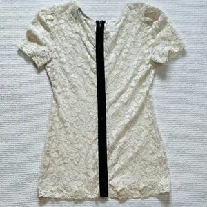 VS MODA Intl Lace Top Y2K Boho Sm Cream Back Zip-Up - Victoria’s Secret Holiday thumbnail 4