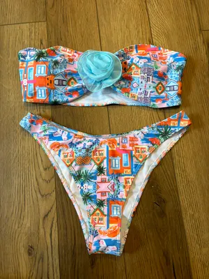 Bikini Size L thumbnail 1
