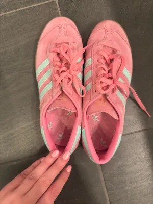 Adidas Hamburg pink and teal  thumbnail 2