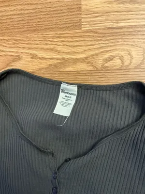 No Boundaries Dark Gray Ribbed Henley Long-Sleeve Top Size XS thumbnail 5