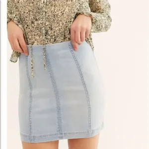 FREE PEOPLE‎ Modern Femme Denim Mini Skirt in Faded Blush Wash size 2 thumbnail 8
