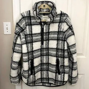 Abercrombie & Fitch Soft A&F Collection Pull-Over Quarter Zip Fleece Jacket thumbnail 1