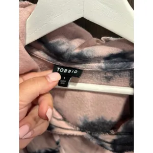 Torrid pink black Hoodie oversized size 1XL thumbnail 3