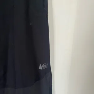 REI Co-Op Black Peak 2.5L Rain Pants Size Medium thumbnail 2
