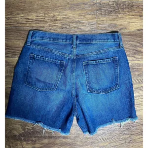 Old Navy Women's High-Rise Slouchy Straight raw-hem denim shorts size 8 thumbnail 2