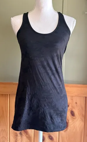 LuluLemon Black Camo Align Tank size 8 (per measurement) thumbnail 1