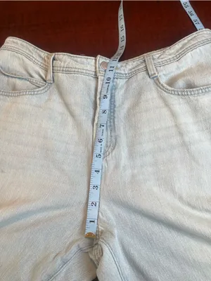 Pilcro Modern High-Waisted Baggy Barrel Jeans in Light Wash Denim Size 32 thumbnail 9