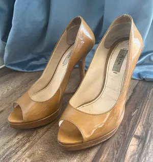 Heels thumbnail 1