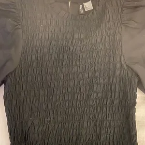 H&M Puff sleeve blouse thumbnail 3