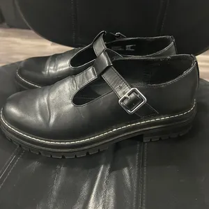 Black T-Strap No Boundaries Comfort Shoes thumbnail 3