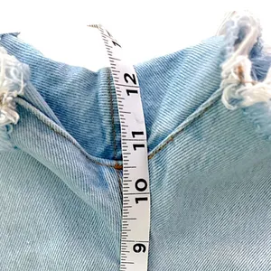 Madewell Relaxed Denim Short Multi Button Fly Frayed Edges Raw Hem Light Wash 23 thumbnail 4