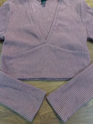 Wild fable long sleeve crop top thumbnail 3