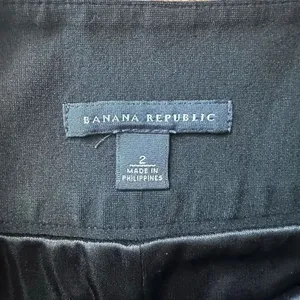 Banana Republic business casual black size 2 dark academia pencil skirt thumbnail 2