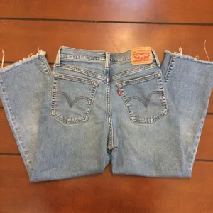 Levi’s Wedgie Straight Jeans 27 button fly raw hem thumbnail 8
