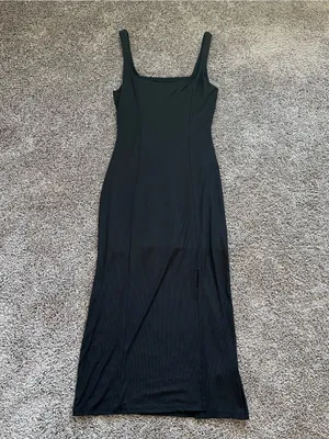 Le Lis Black Square-Neck Tank Midi Dress thumbnail 2
