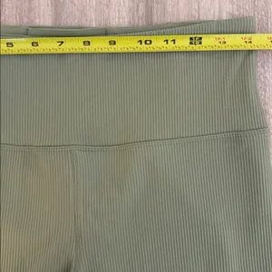 Athleta Elation Rib Tight 7/8 Leggings Ankle Size Large Women’s Sage Green thumbnail 8
