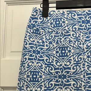 Lulu-B Stylish Blue and White Swirl Patterned Mini Skirt - Size 2 thumbnail 9