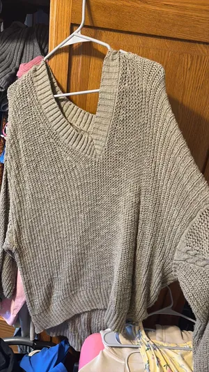 American Eagle Outfitters Sweater thumbnail 1