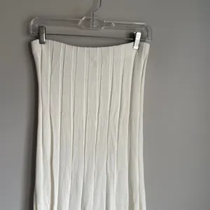 NEW Meshki White Jasmyn Wide Ribbed Flute Skirt in White Medium thumbnail 7