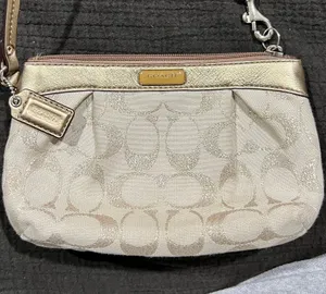Coach Wristlet thumbnail 2