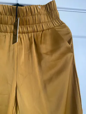 Sincerly Jules Women’s Size M Gold Satin High Waisted Wide Leg Pants NWT thumbnail 5