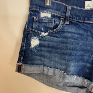 Abercrombie & Fitch Women's Distressed Denim Shorts Dark Wash Size 4 thumbnail 4