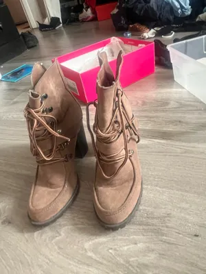 Shoedazzle Platform brown boots thumbnail 3