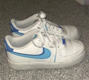 Nike shoes thumbnail 1