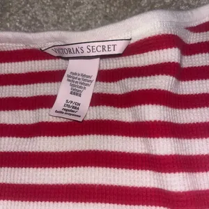 Victoria’s Secret Christmas pjs! thumbnail 3