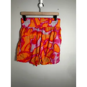 Fabletics Ultra High-Waisted Piped Nylon Shorts Pink Orange Tie Dye Small‎ thumbnail 5
